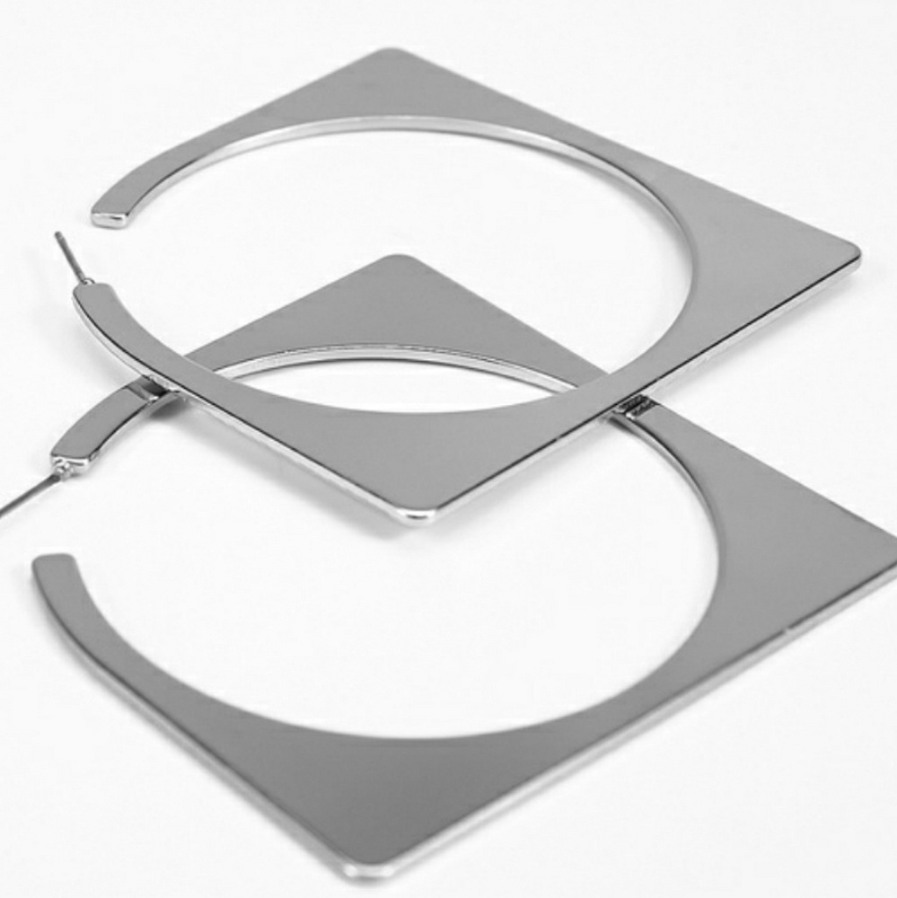 ✨ 2/$20 Silver Square Hoop Earrings - Picture 4 of 4